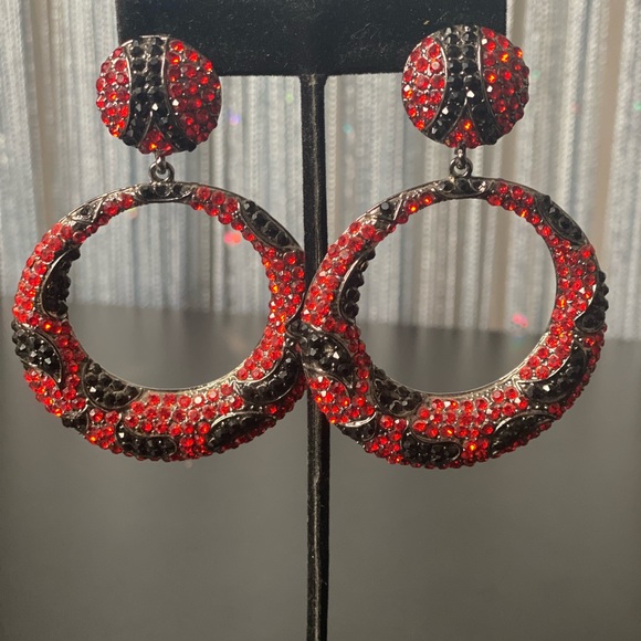 Preloved Crystal Earrings Red & Black - Picture 2 of 2
